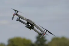 drone voitelu